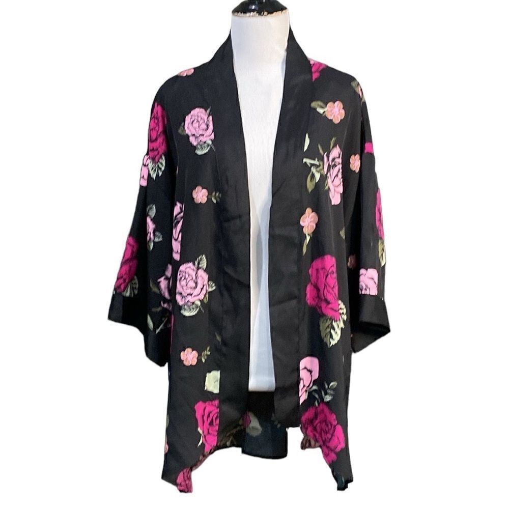Rue 21 nwot Floral roses open front kimono pink black